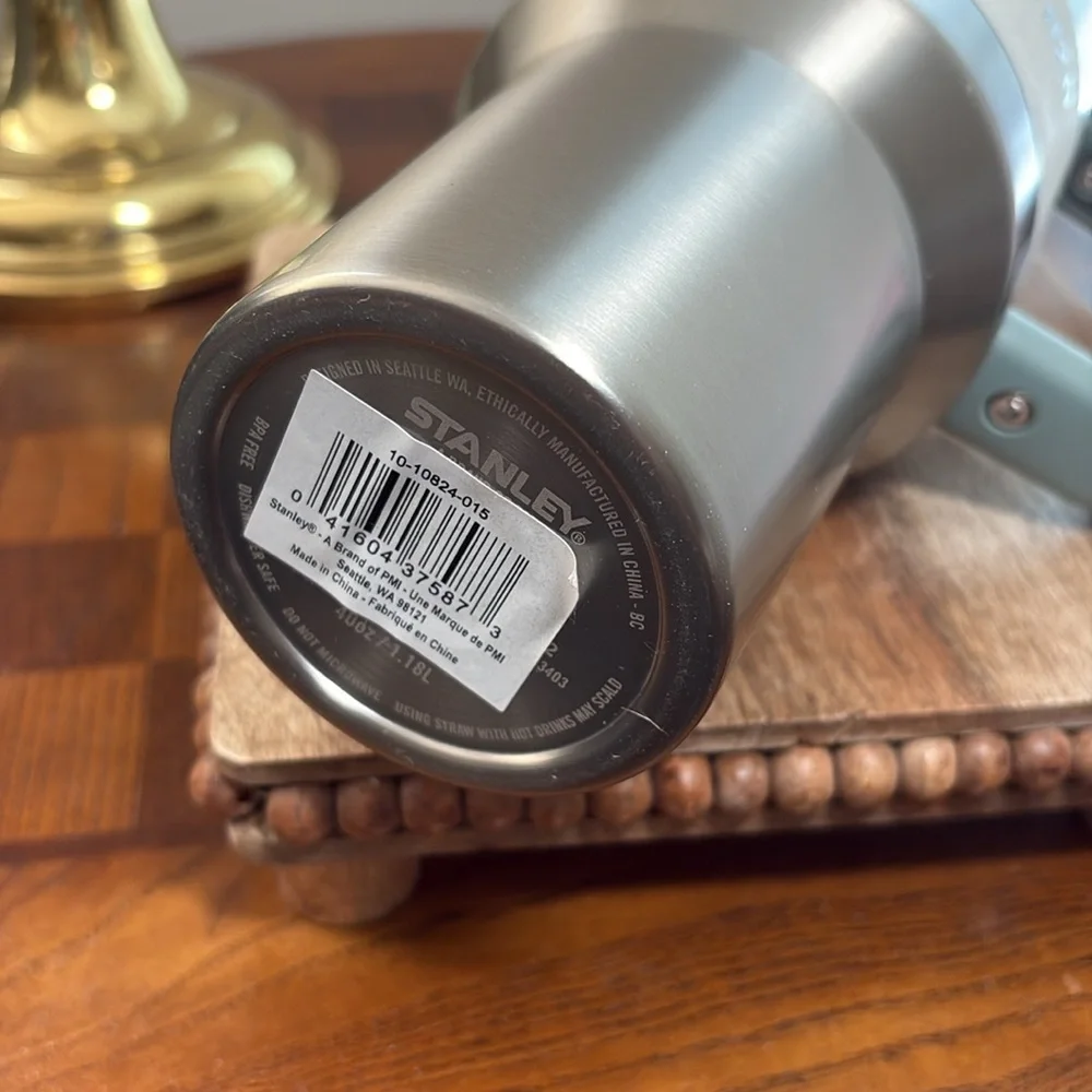 40 oz Stainless steel Quencher H20 tumbler - Picture 5 of 5